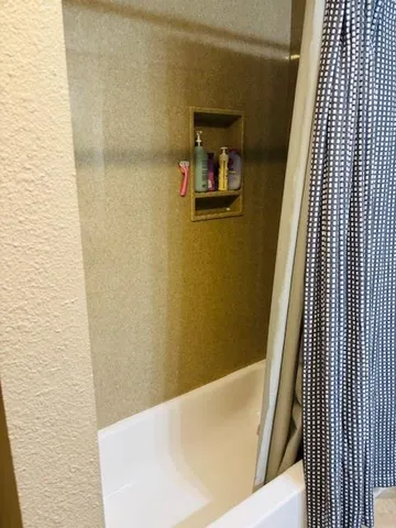 $245,000 | 200 West Lexington Drive, Girard, KS 66743