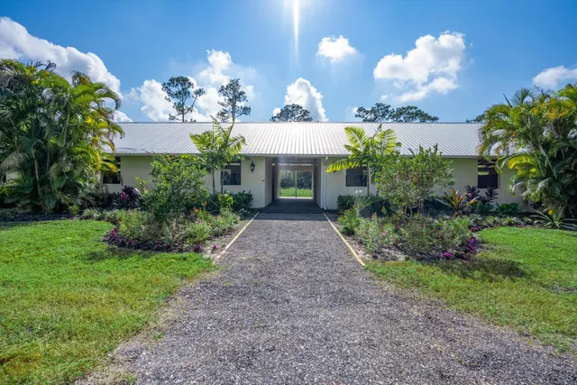 $950 | 1666 C Road, Loxahatchee Groves, FL 33470