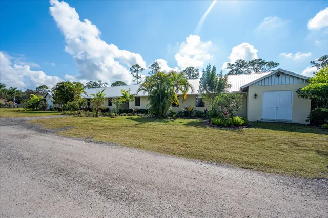 $950 | 1666 C Road, Loxahatchee Groves, FL 33470