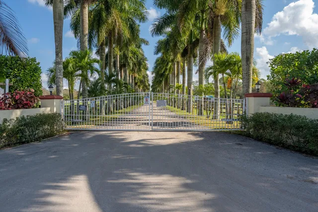 $950 | 1666 C Road, Loxahatchee Groves, FL 33470