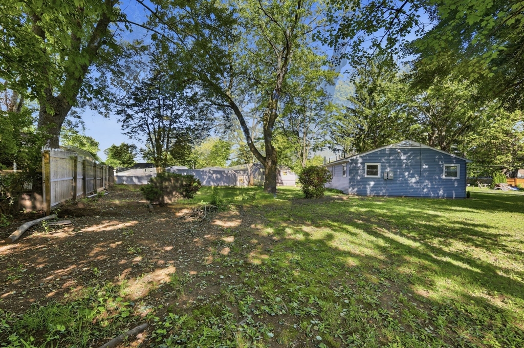 43 Sunridge Drive Springfield, MA 01118 - Photo 33 of 37
