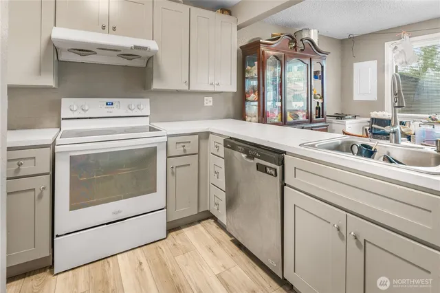 $1,099,999 | 3030 South 216th Street, Unit E, SeaTac, WA 98198