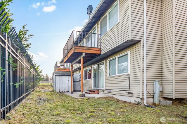 $1,099,999 | 3030 South 216th Street, Unit E, SeaTac, WA 98198