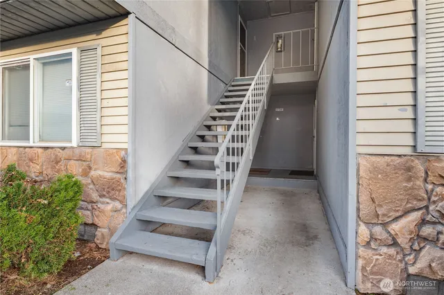 $1,099,999 | 3030 South 216th Street, Unit E, SeaTac, WA 98198