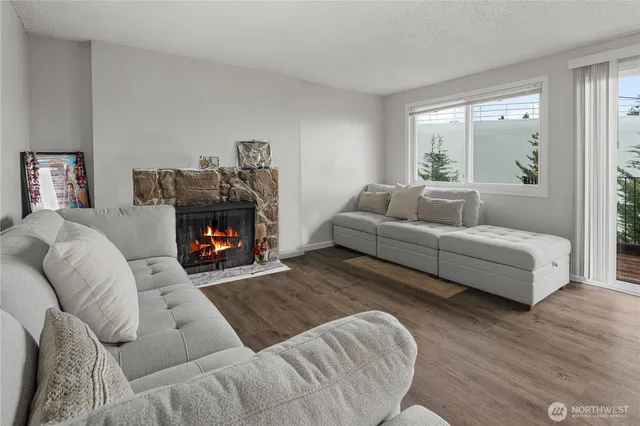 $1,099,999 | 3030 South 216th Street, Unit E, SeaTac, WA 98198