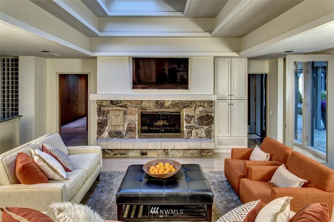 1019 Evergreen Point Road Medina, WA 98039 - Photo 13 of 25