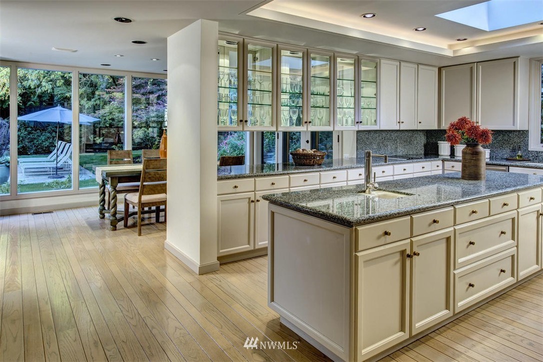 1019 Evergreen Point Road Medina, WA 98039 - Photo 9 of 25