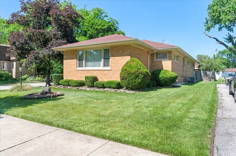 $399,900 | 418 East End Avenue, Hillside, IL 60162