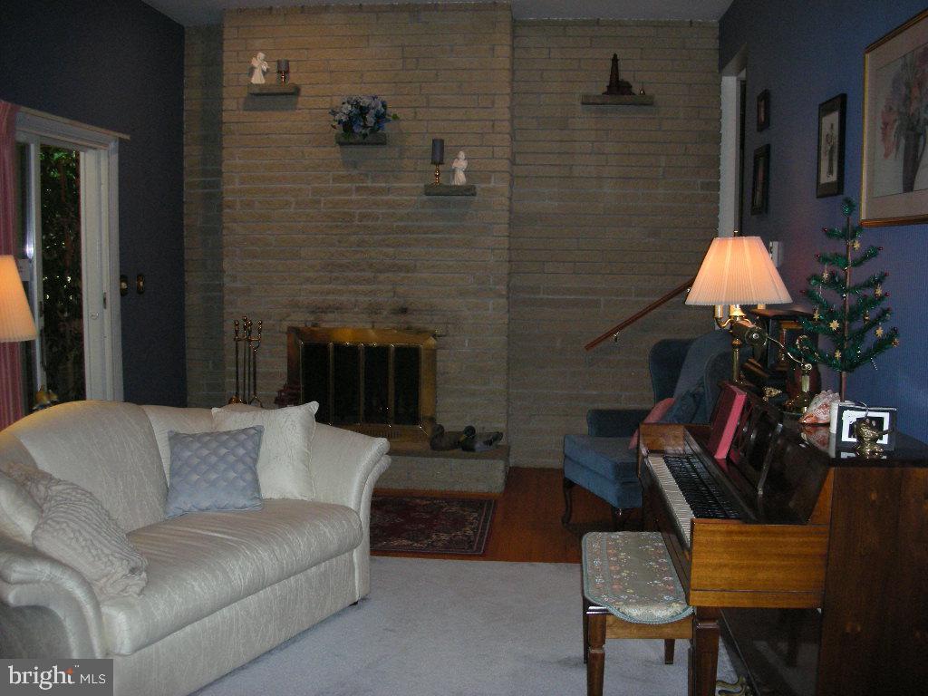 407 Arrowhead Drive Lititz, PA 17543 - Photo 4 of 12 Gallery Image 4