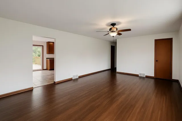 $2,400 | 1221 Vincent Place, Chaska, MN 55318