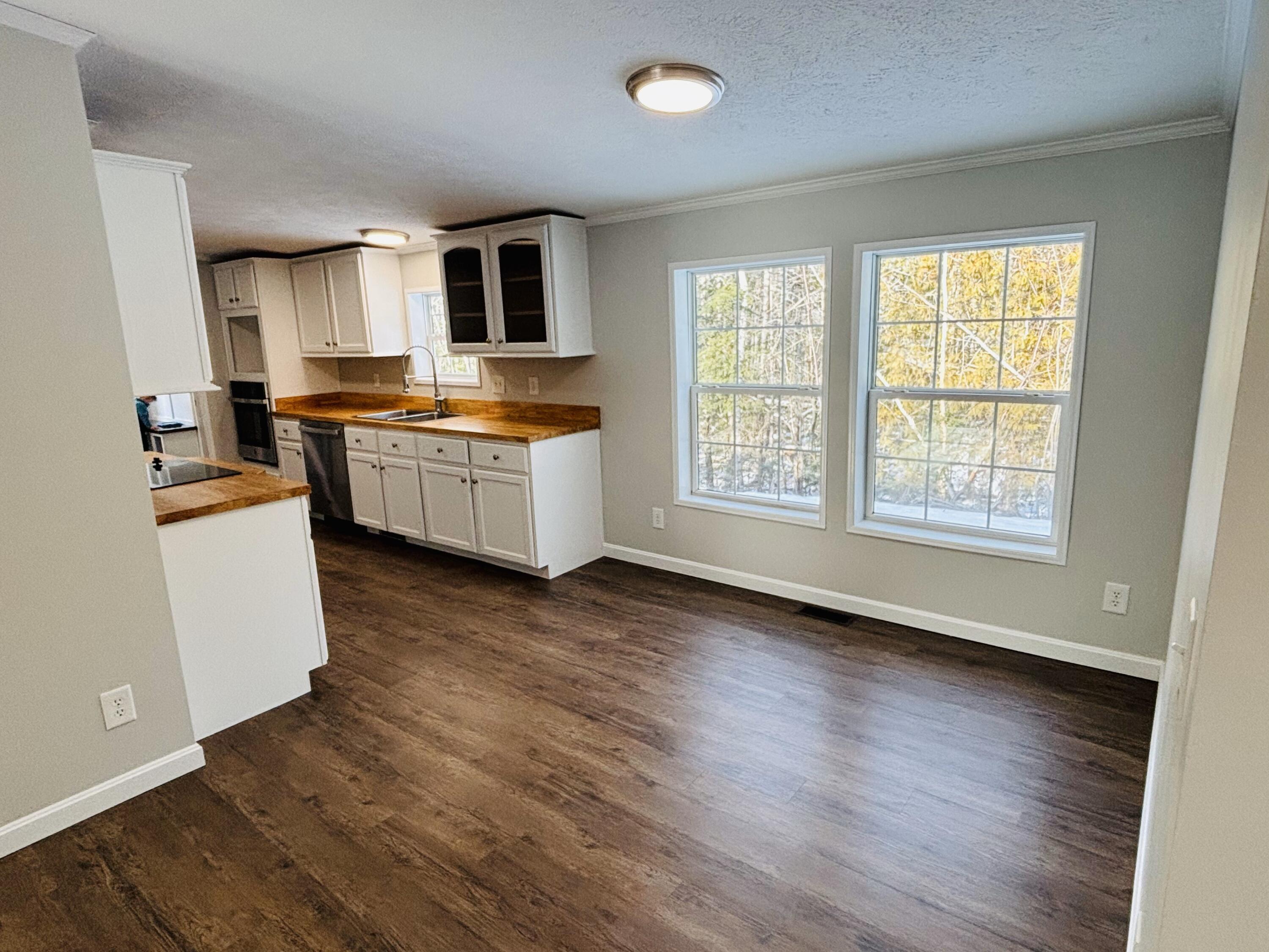 261 Lower Detroit Road Plymouth, ME 04969 - Photo 9 of 32 11