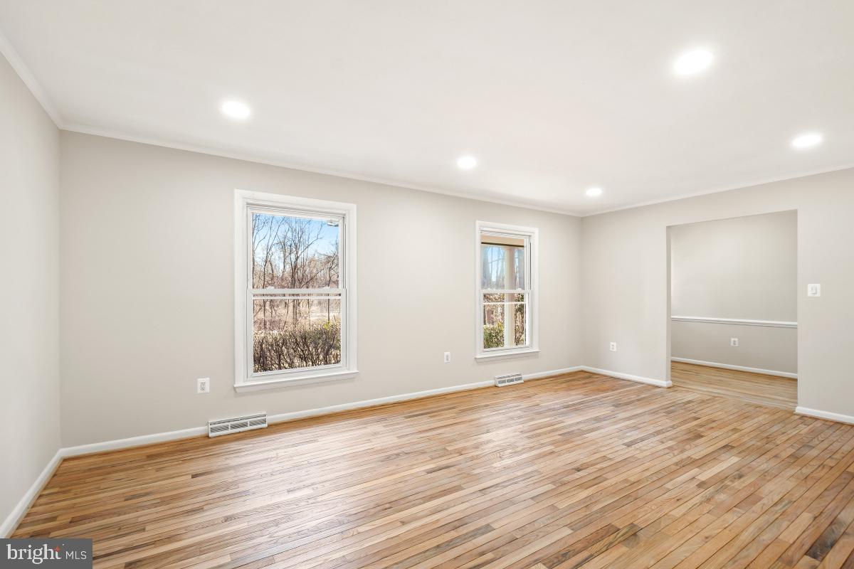 22816 Frederick Road Clarksburg, MD 20871 - Photo 6 of 31 Front Living Room