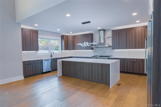 $1,999,999 | 80 Washington Boulevard, Commack, NY 11725