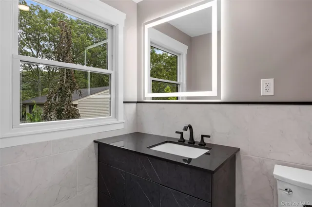 $1,999,999 | 80 Washington Boulevard, Commack, NY 11725