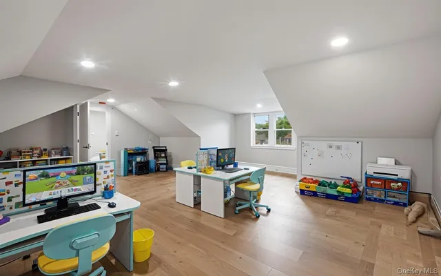 $1,999,999 | 80 Washington Boulevard, Commack, NY 11725