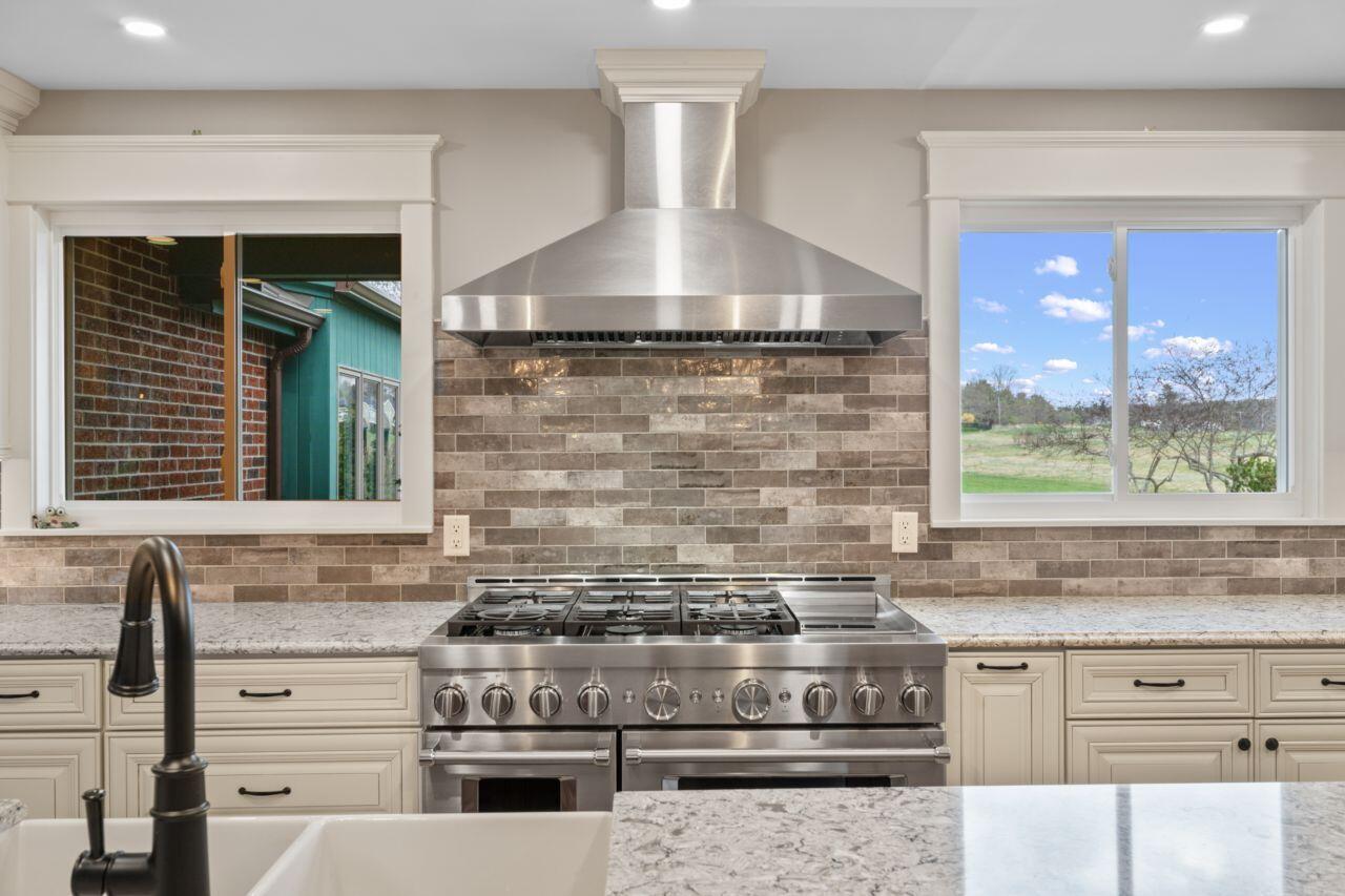 46 Casco Road Brunswick, ME 04011 - Photo 16 of 51 Kitchen Cookstove