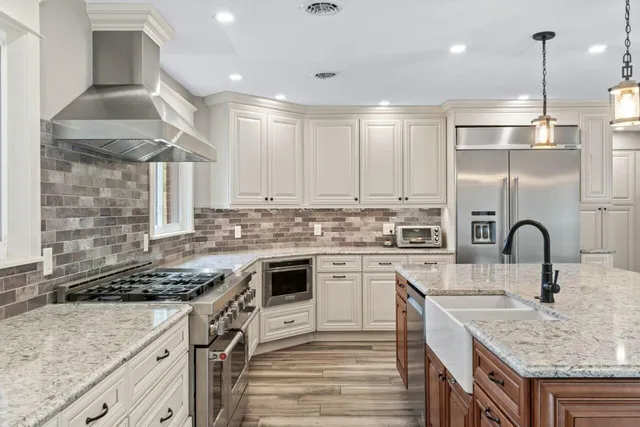 $2,000,000 | 46 Casco Road, Brunswick, ME 04011