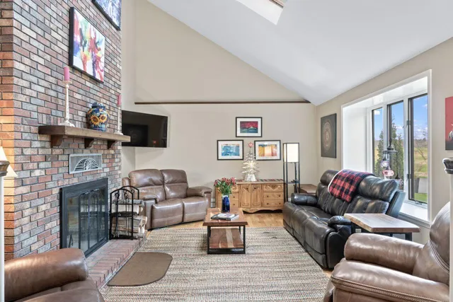 $2,000,000 | 46 Casco Road, Brunswick, ME 04011