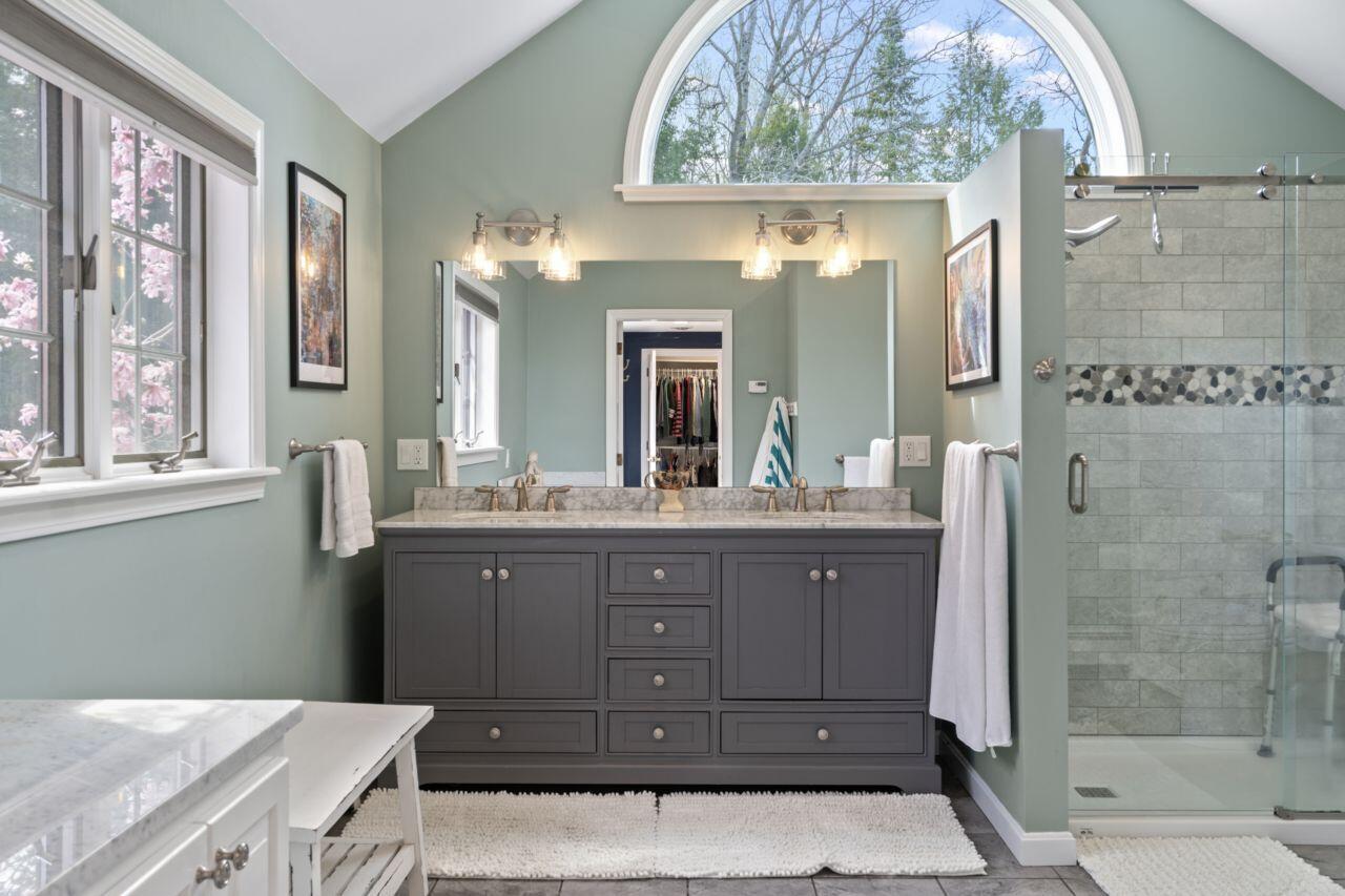 46 Casco Road Brunswick, ME 04011 - Photo 39 of 51 Primary Ensuite