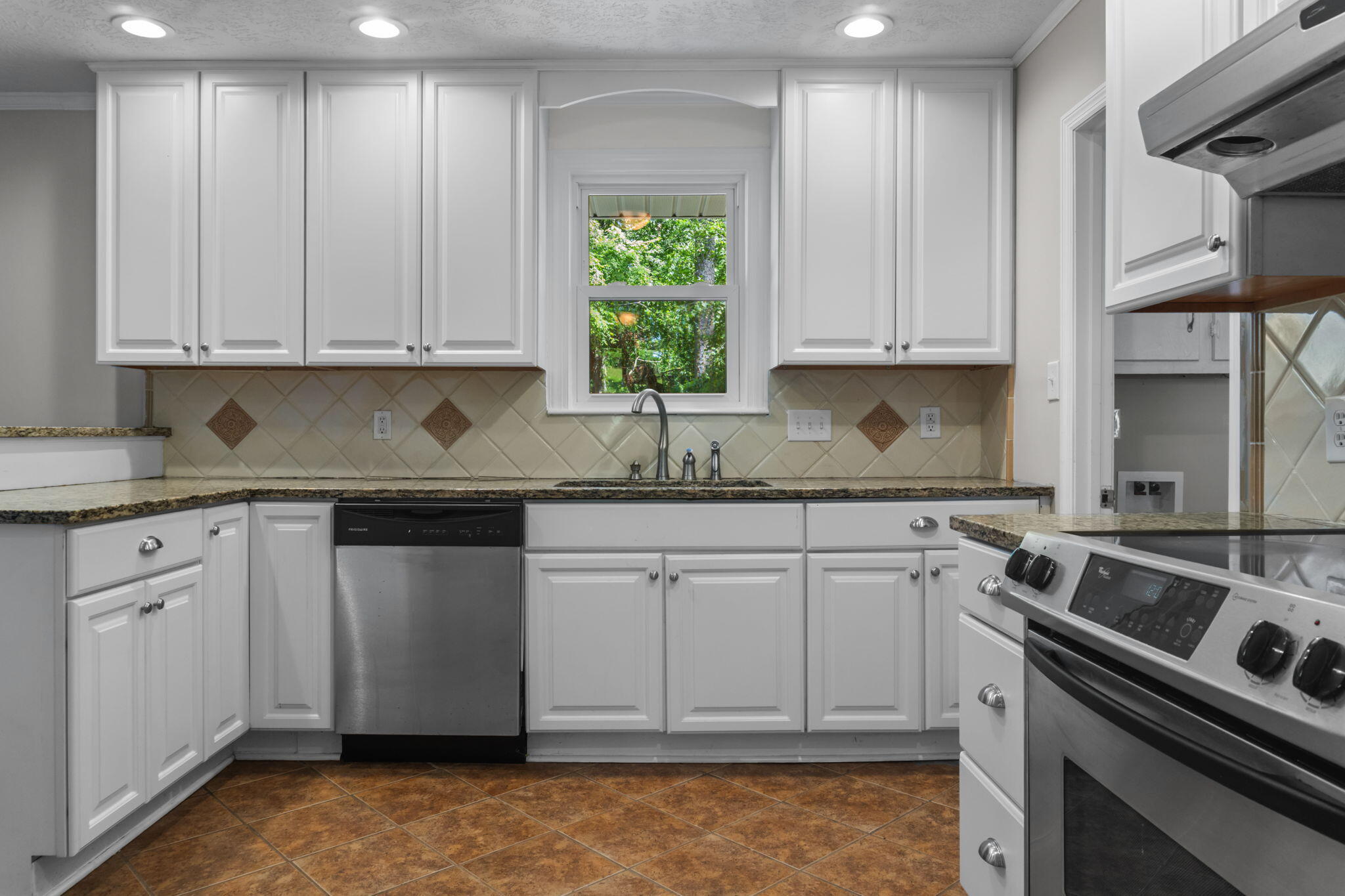 3125 Exeter Road Augusta, GA 30909 - Photo 4 of 14 11-web-or-mls-DSC02373