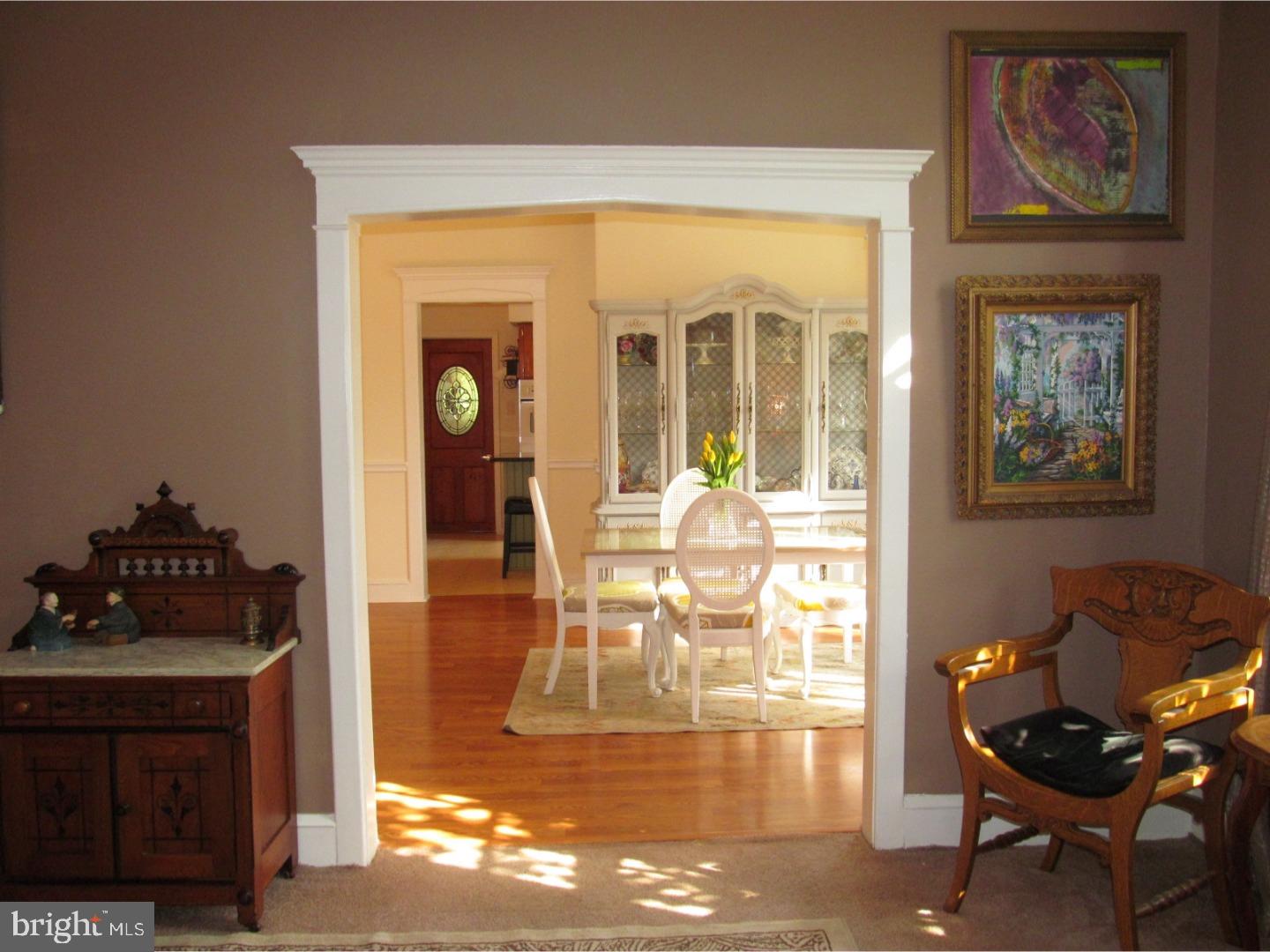 204 West Providence Road Aldan, PA 19018 - Photo 4 of 25 Living Room