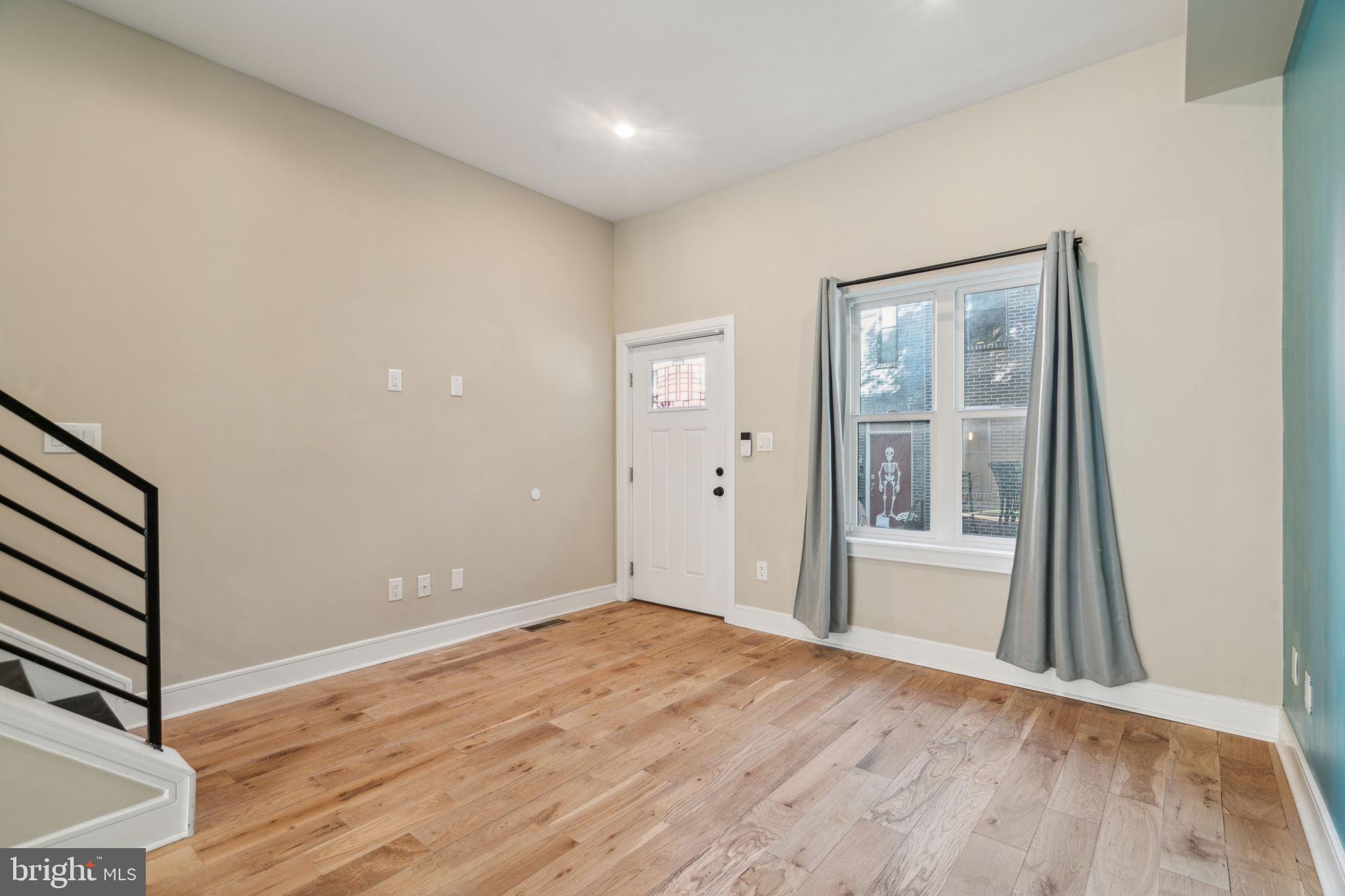 518 Mercy Street Philadelphia, PA 19148 - Photo 2 of 50 Bright and airy entryway awaits you.