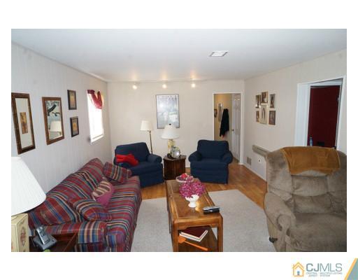 52 Foley Avenue Edison, NJ 08820 - Photo 12 of 19 Gallery Image 12