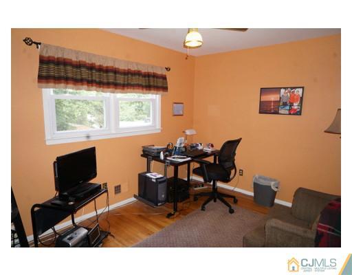 52 Foley Avenue Edison, NJ 08820 - Photo 4 of 19 Gallery Image 4