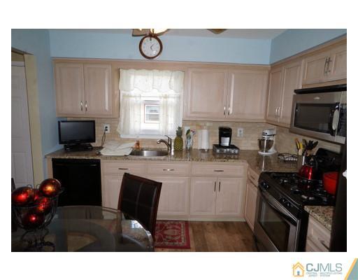 52 Foley Avenue Edison, NJ 08820 - Photo 8 of 19 Gallery Image 8