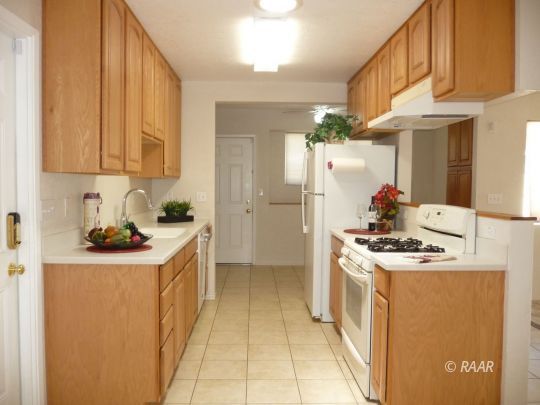 230 Sierra Vista Street Ridgecrest, CA 93555 - Photo 6 of 34 Gallery Image 6