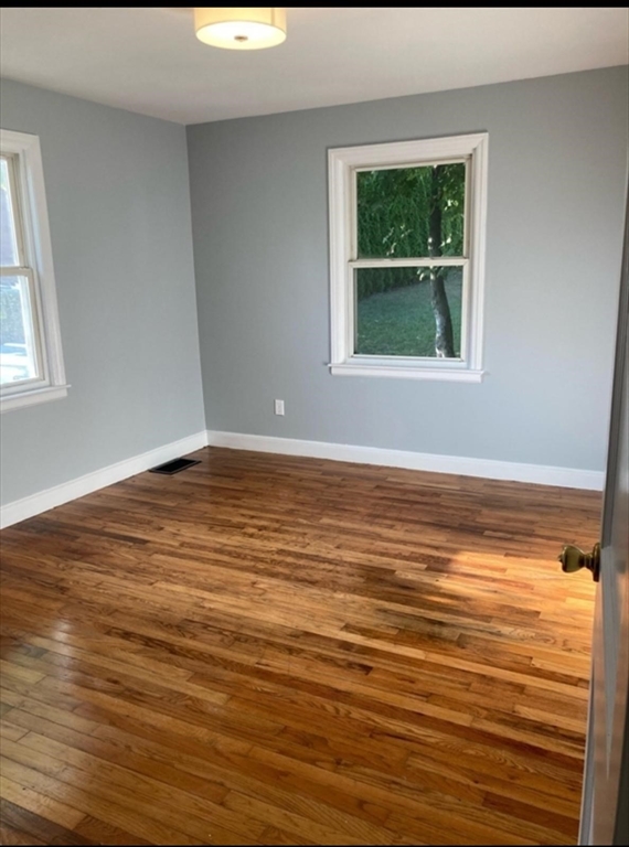 45 Pilgrim Avenue Worcester, MA 01604 - Photo 7 of 13