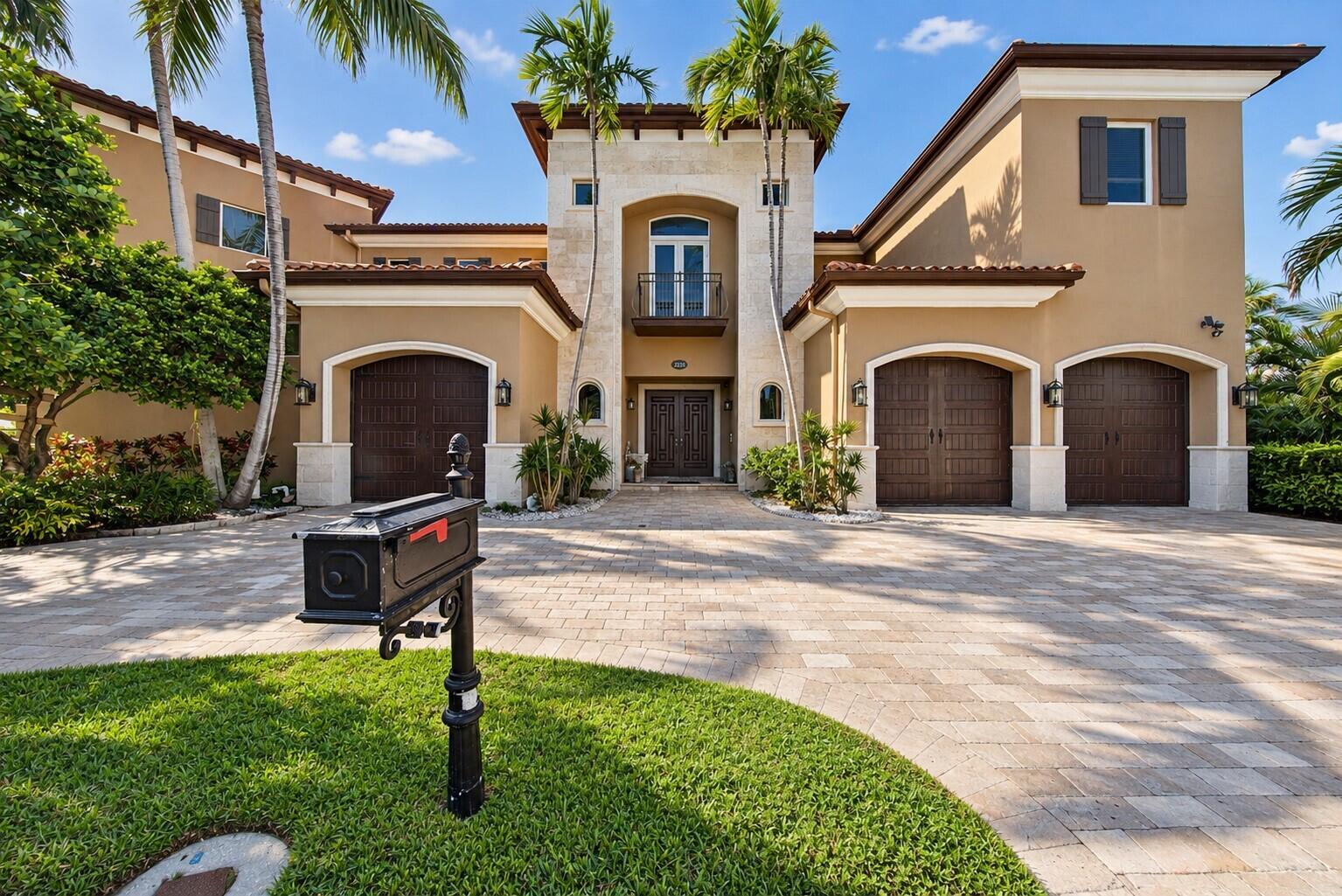 2311 Northeast 35th Street Lighthouse Point, FL 33064 - Photo 4 of 66 exterior front