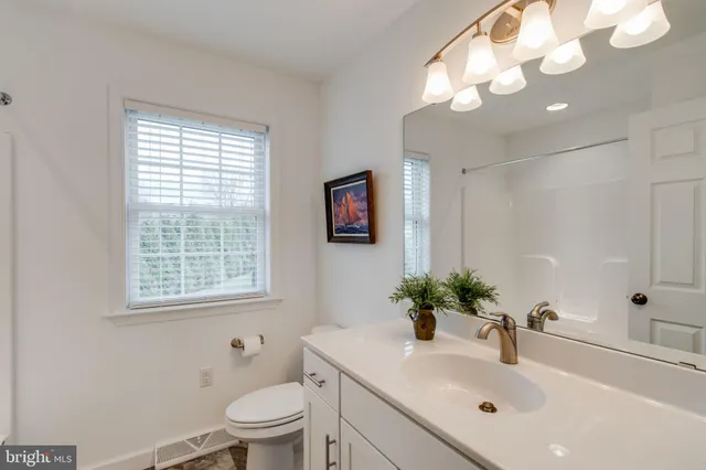 $425,000 | 201 Abbey Lane, Narvon, PA 17555