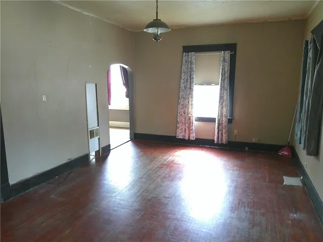 $12,000 | 1200 West Myrtle Street, Independence, KS 67301