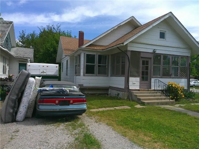 $12,000 | 1200 West Myrtle Street, Independence, KS 67301