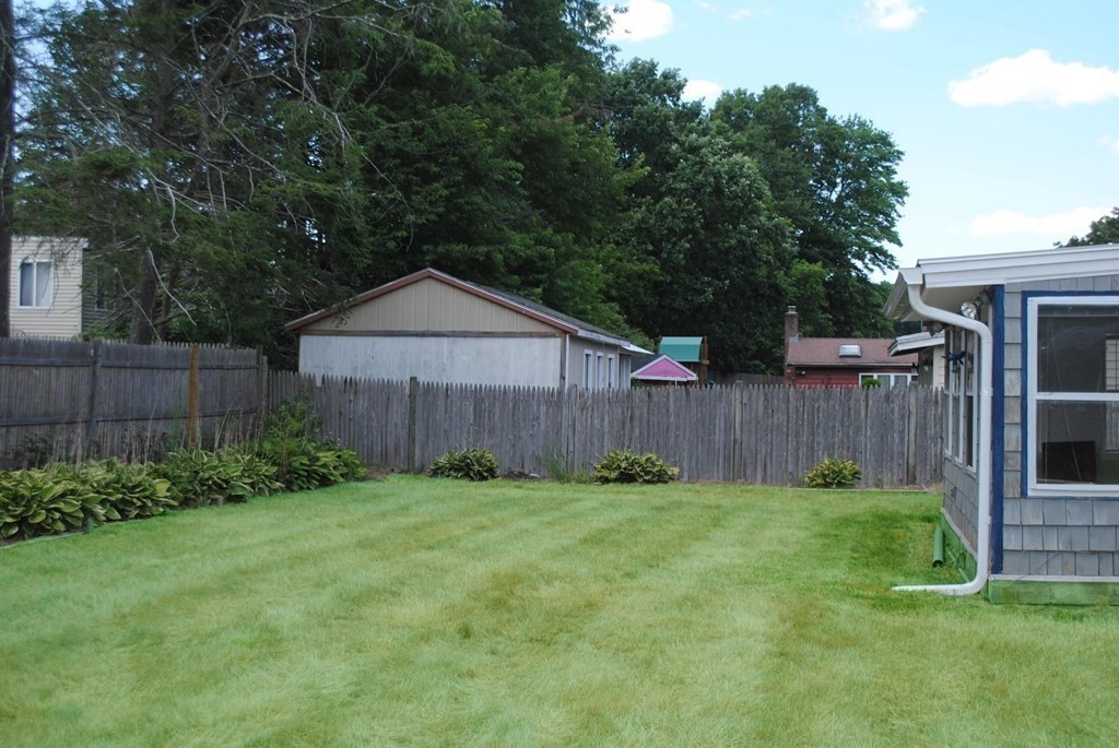 6 McDevitt Road Randolph, MA 02368 - Photo 3 of 21