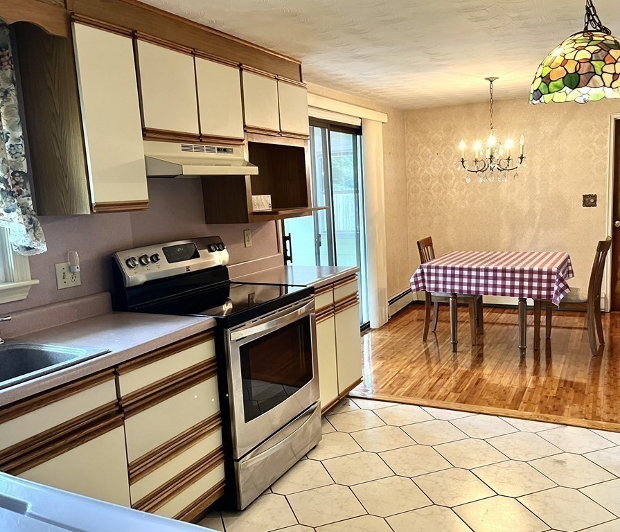 6 McDevitt Road Randolph, MA 02368 - Photo 5 of 21