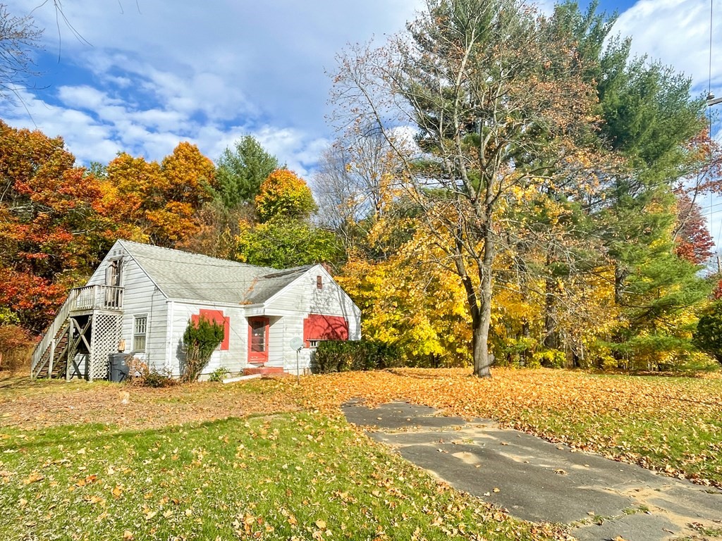 456 N Road Westfield, MA 01085 - Photo 2 of 12