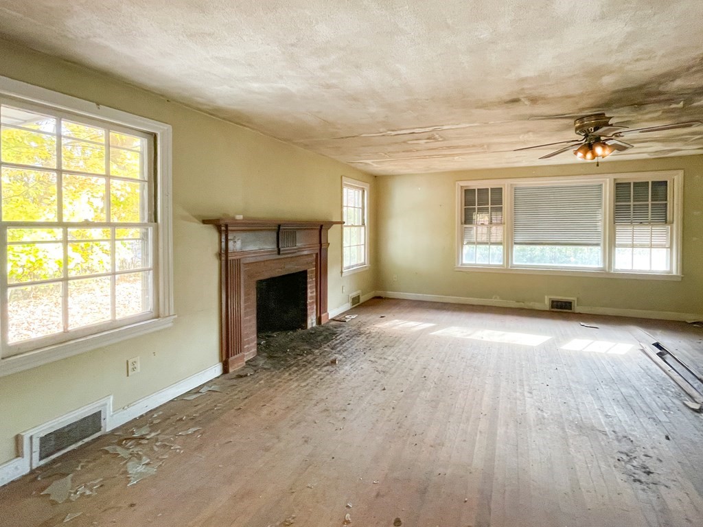 456 N Road Westfield, MA 01085 - Photo 8 of 12