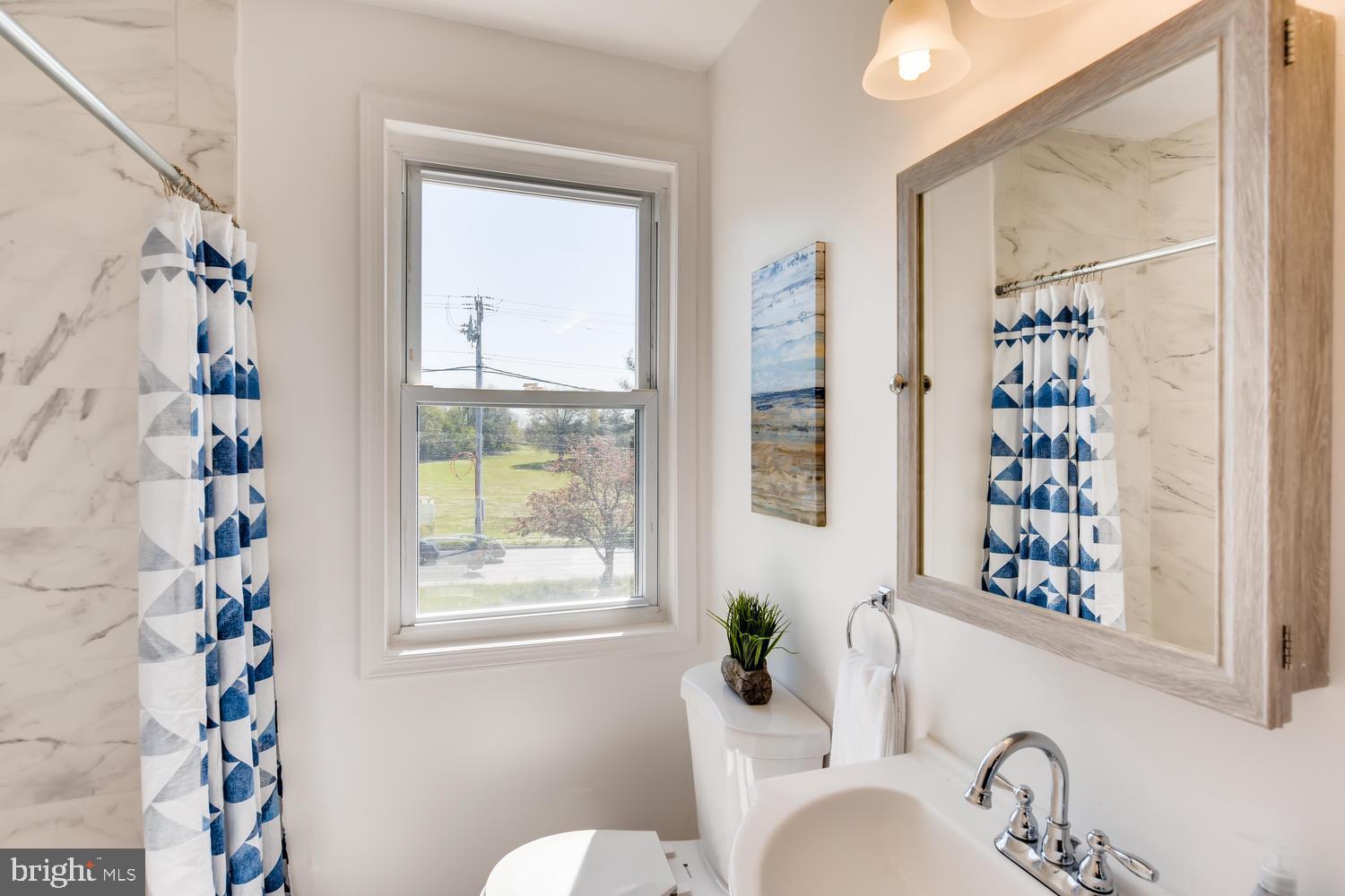 4050 Hillen Road Baltimore, MD 21218 - Photo 15 of 27 Bathroom Upstairs