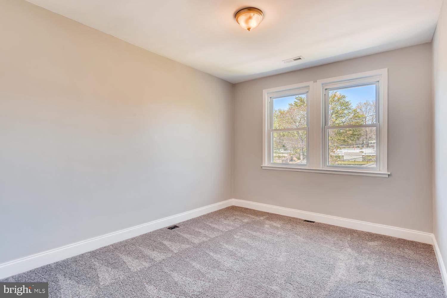 4050 Hillen Road Baltimore, MD 21218 - Photo 18 of 27 Third Room