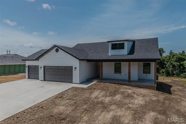 $445,000 | 1817 Vadie Avenue, Lebanon, MO 65536