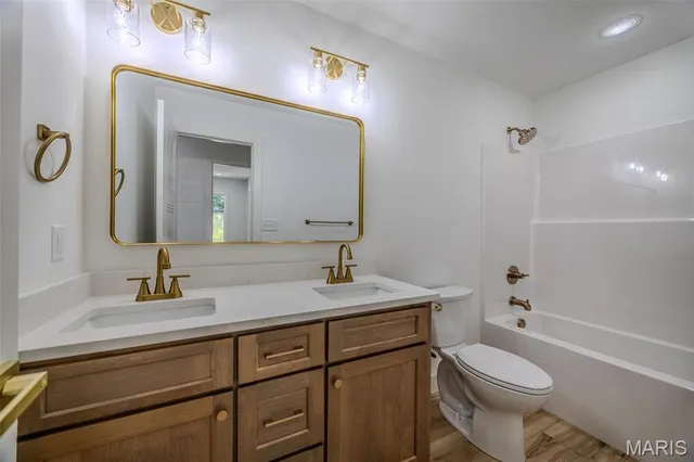 $445,000 | 1817 Vadie Avenue, Lebanon, MO 65536