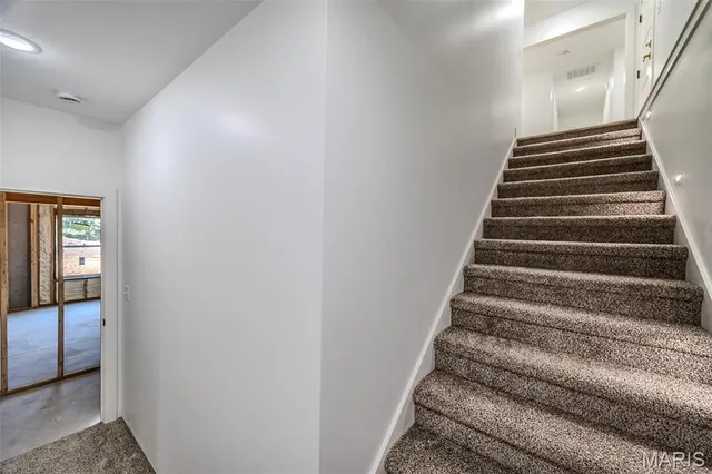 $445,000 | 1817 Vadie Avenue, Lebanon, MO 65536