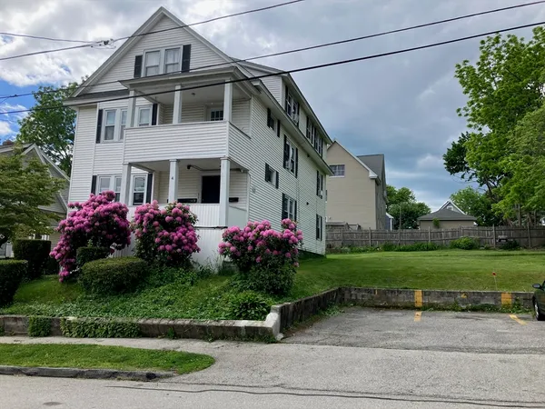 $2,100 | 4 Loring Street, Unit 1, Worcester, MA 01606