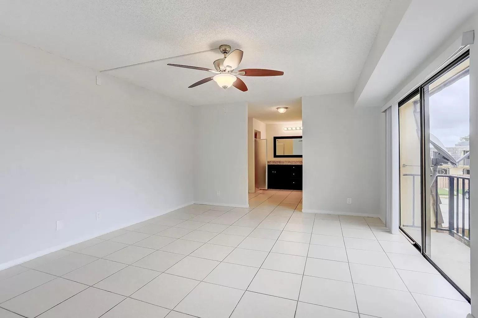 744 Springdale Circle, Unit 744 Palm Springs, FL 33461 - Photo 14 of 20 Photo 18