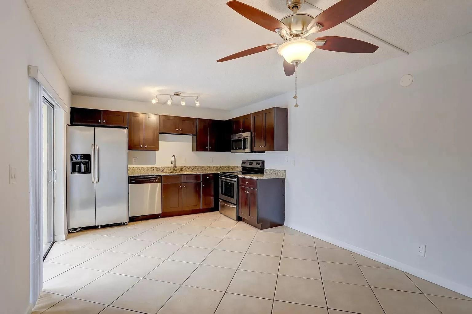 744 Springdale Circle, Unit 744 Palm Springs, FL 33461 - Photo 15 of 20 Photo 19