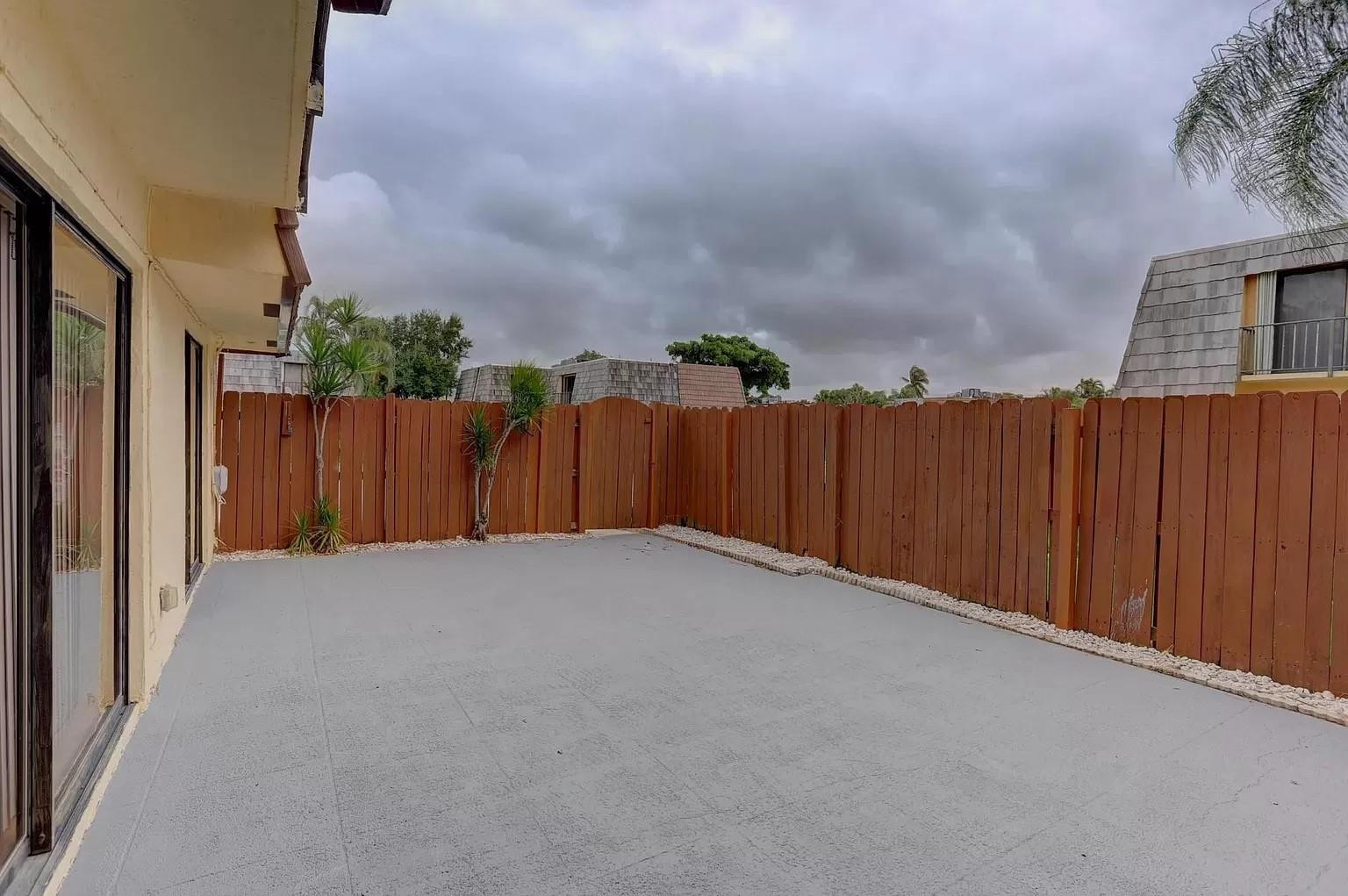 744 Springdale Circle, Unit 744 Palm Springs, FL 33461 - Photo 2 of 20 Photo 2