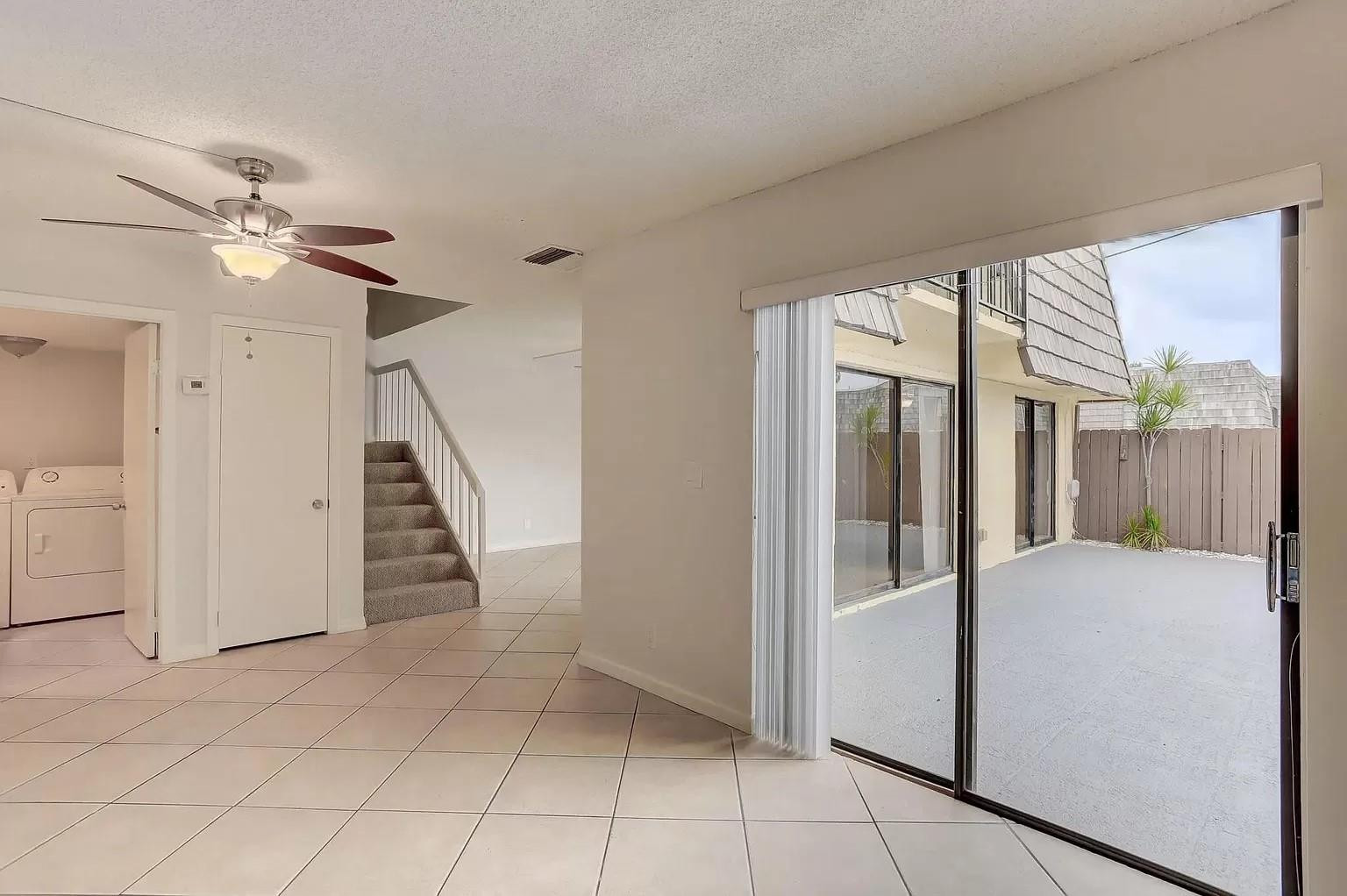 744 Springdale Circle, Unit 744 Palm Springs, FL 33461 - Photo 5 of 20 Photo 5