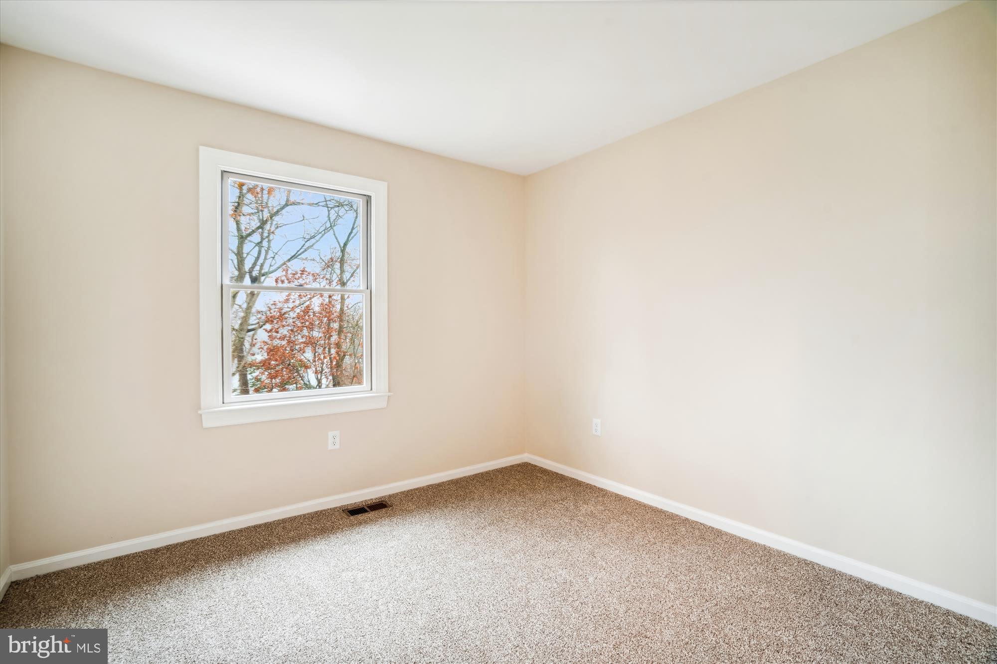 342 Cottswold Place Riva, MD 21140 - Photo 27 of 46 Third Bedroom